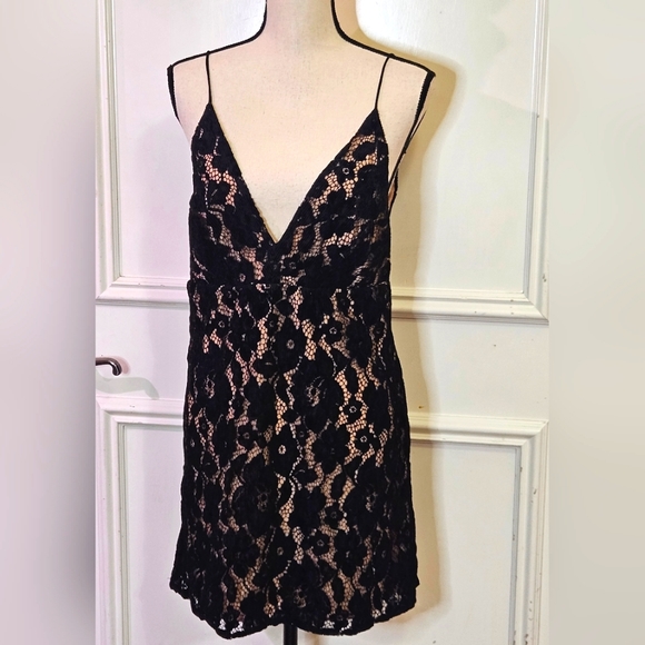 Free People Dangerous Love Black Floral Lace Mini Dress with Beige Liner,Size 12 - Picture 3 of 15